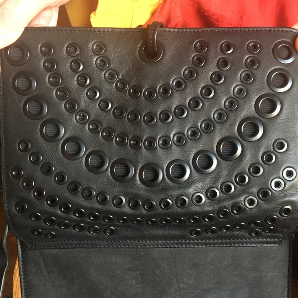 Brand New Linea Pelle Leather Grommet Detail Black Crossbody Bag - Picture 6 of 12